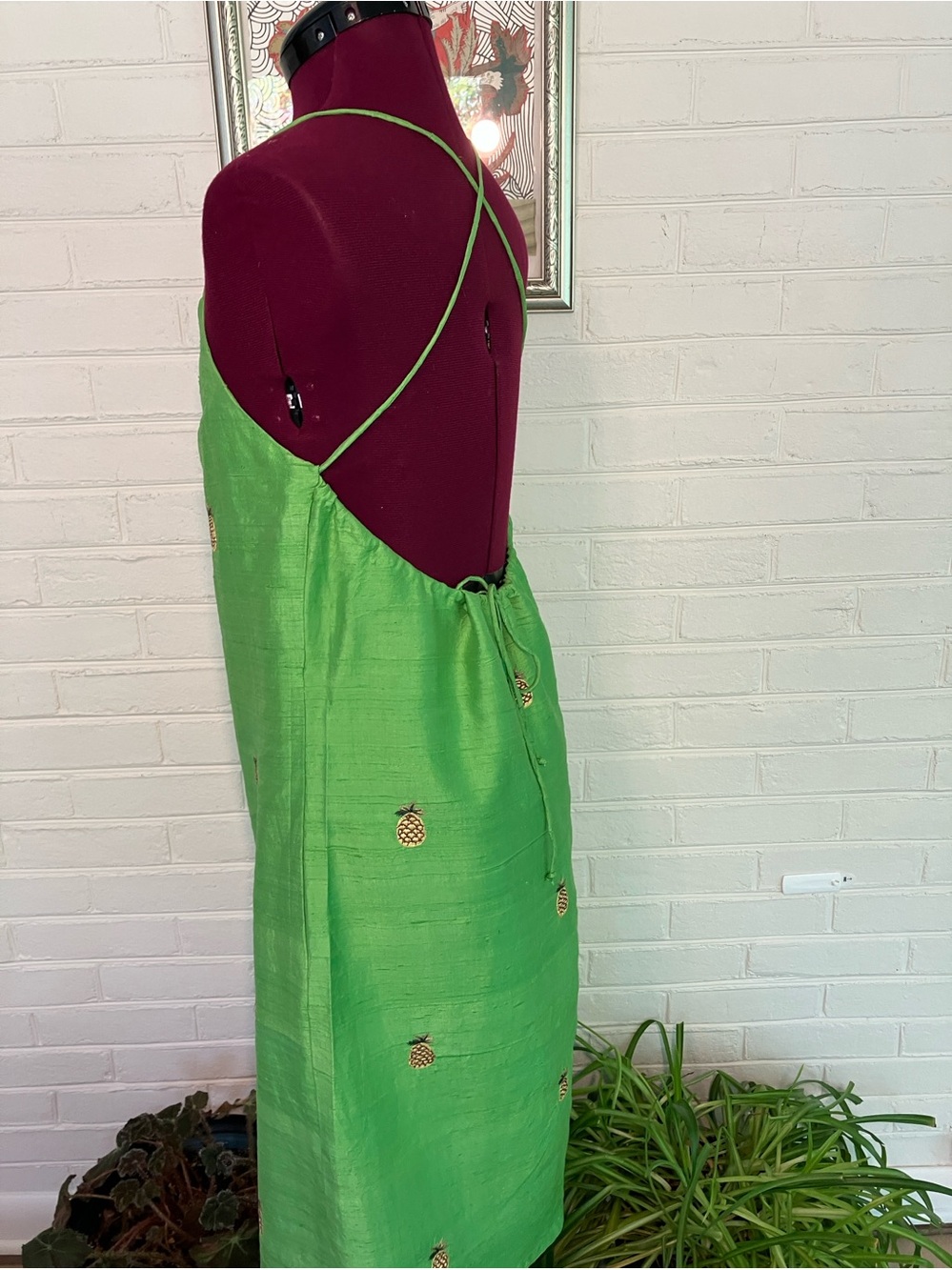 Daisy L Lime Green Raw Silk Embroidered Pineapple Sheath Dress, Size Large - Picture 5 of 11